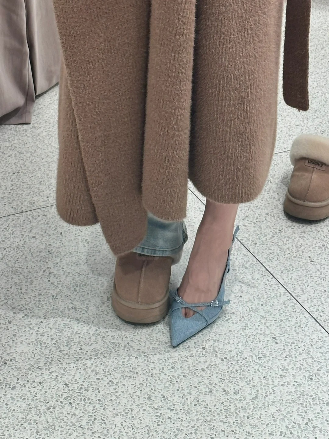 zara高跟好显白
jio感还不错，比较宽