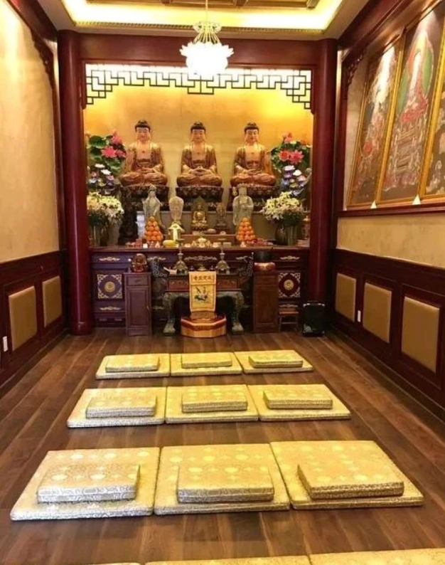 广东东莞，一女子因在家中设立佛堂，并时常与同道之人在家中礼佛。没想到，竟然被民宗