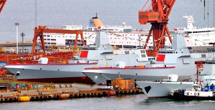 美军也怕了，想方设法阻止中国海军“下饺子”！
2023年就已经证明，一艘055万