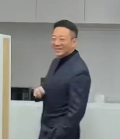 马筱梅看来这次冻得不轻啊
兰州是真的撑不下来了
没能陪在汪小菲身边去…
汪小菲是