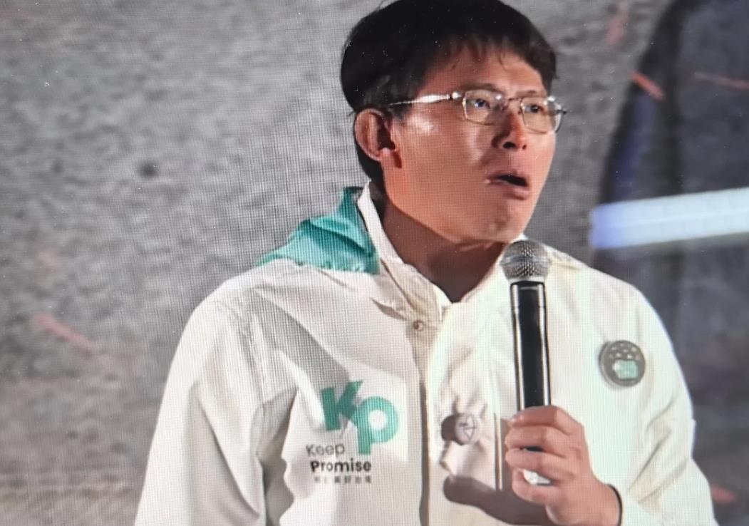 今天黄国昌的场子
竟然有超过12万人参加
人数不少了
这是台湾普通民众
对赖清德
