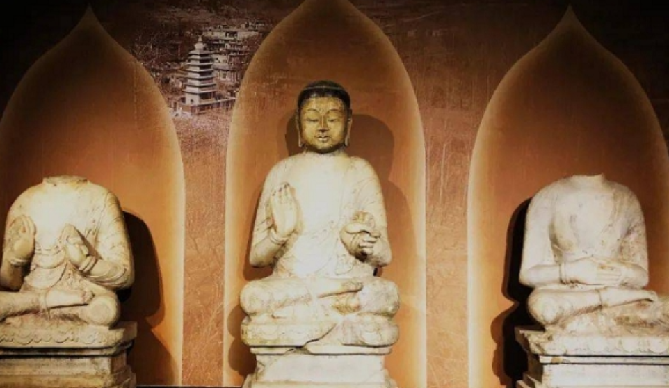 “我愿意将佛首归还给大陆，但是有一个条件。”2014年，台湾的星云大师和大陆签订