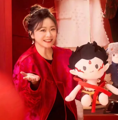 吕艳婷说，我配完哪吒，
整整一个月说不了话，
实在是受不了饺子导演了。
当时饺子