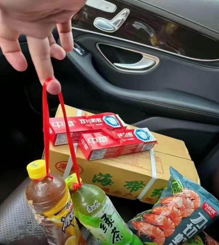 第一次去女朋友家，听朋友建议，我带了茶、华子、海鲜，兄弟们帮我看看还差点啥？