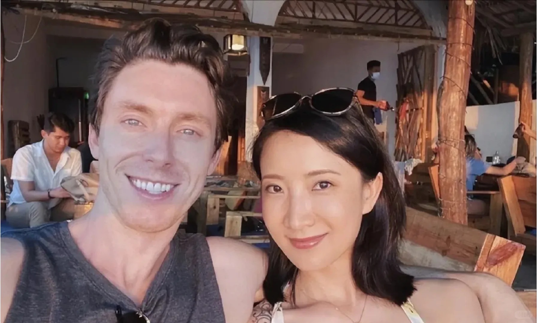 离婚10年❗许婧终于找到了幸福和自己...
真高兴看到许婧现在的幸福，当年跟陈赫