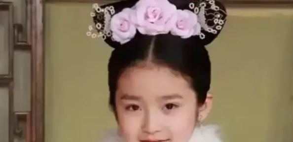 1588年，那一年努尔哈赤二十八岁，为了自己的私欲，将自己年龄尚幼的女儿嫁给了何