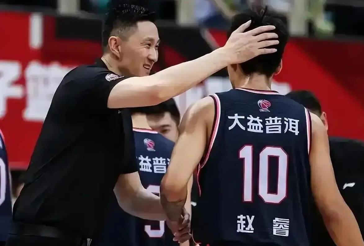 对于赵睿，假如他回广东打全运会，那也是不同的比赛不同的性质。但是杜峰亲自把他提拔