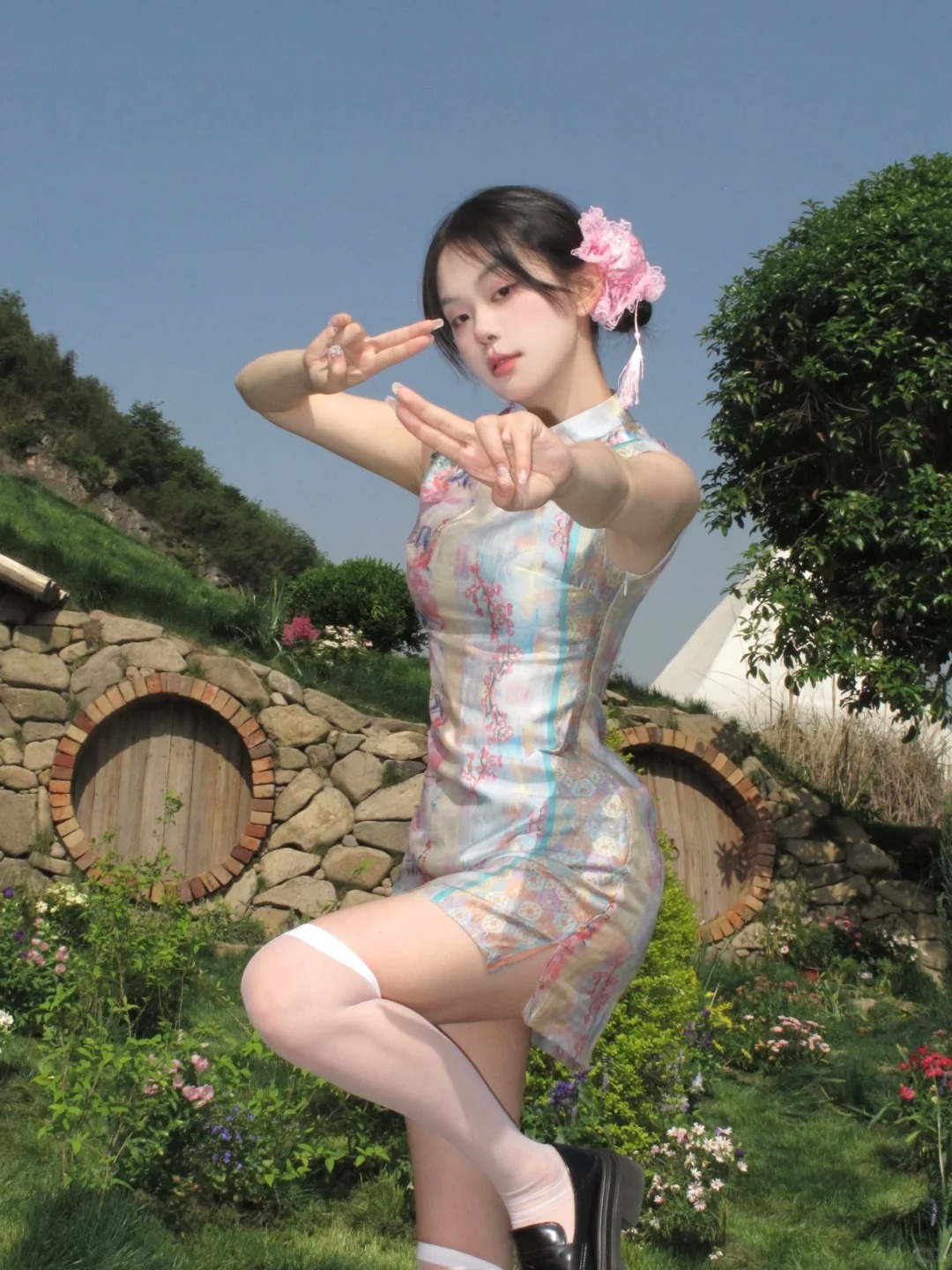 中华娘来也🌸🍡
遇到了一个🇸🇾小朋友
她说她喜欢🇨🇳！（因为是小麻豆