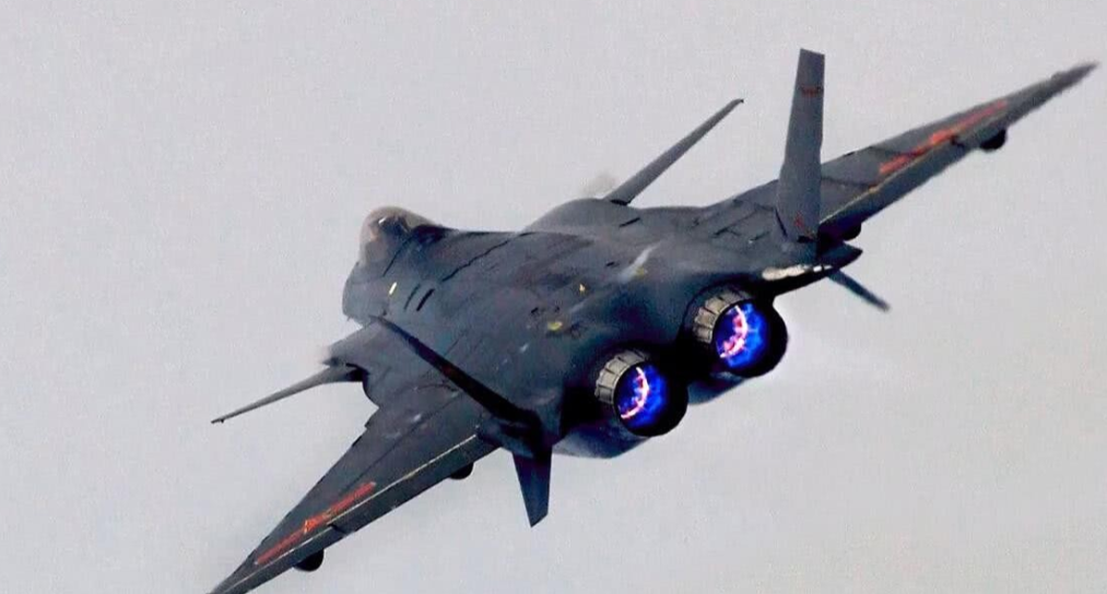 中国航空发动机技术取得重大突破，赶上美国F-35战机动力优势。