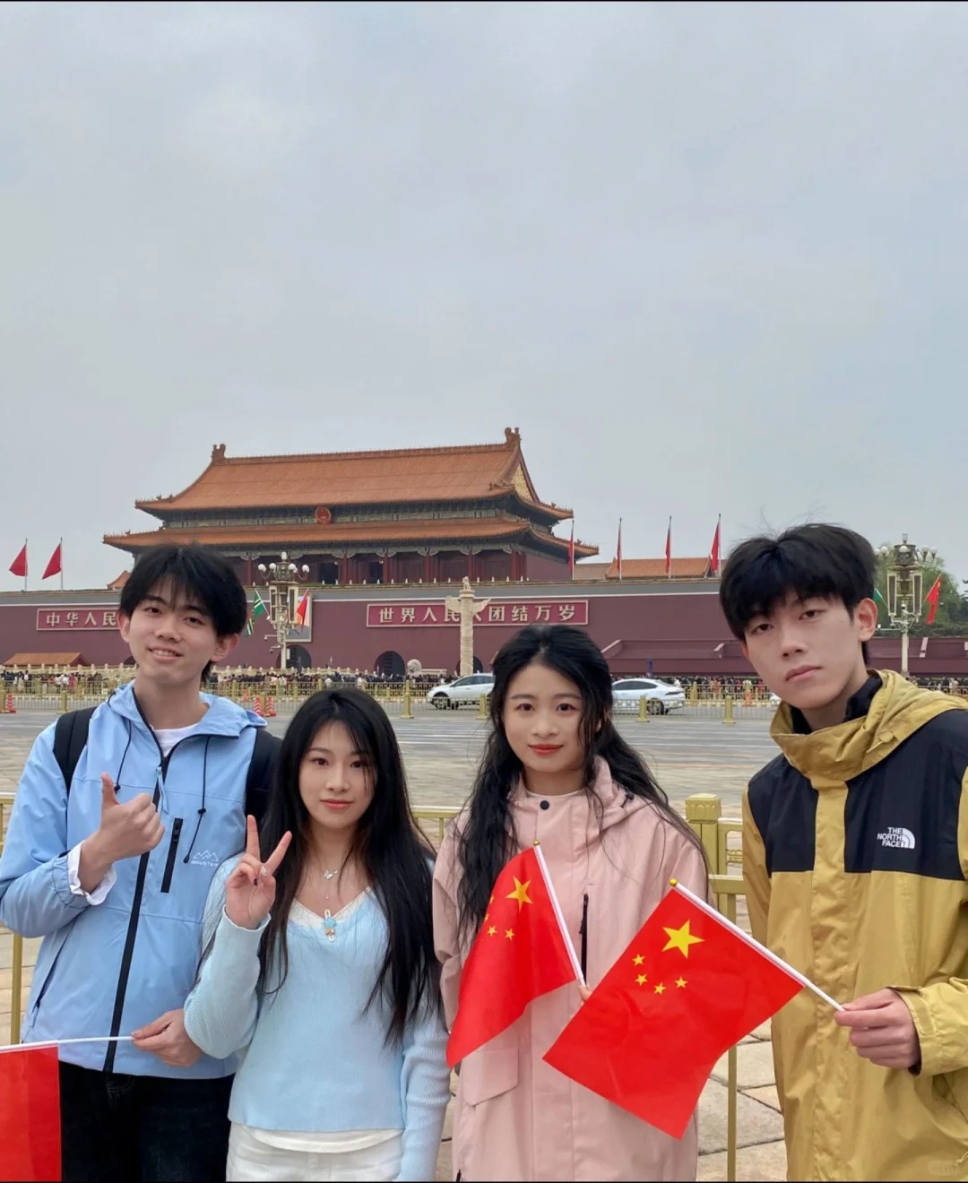 震惊！天安门偶遇陈闲 圈宁 熊博士！
大学生周末穷游之北京！！好玩的很