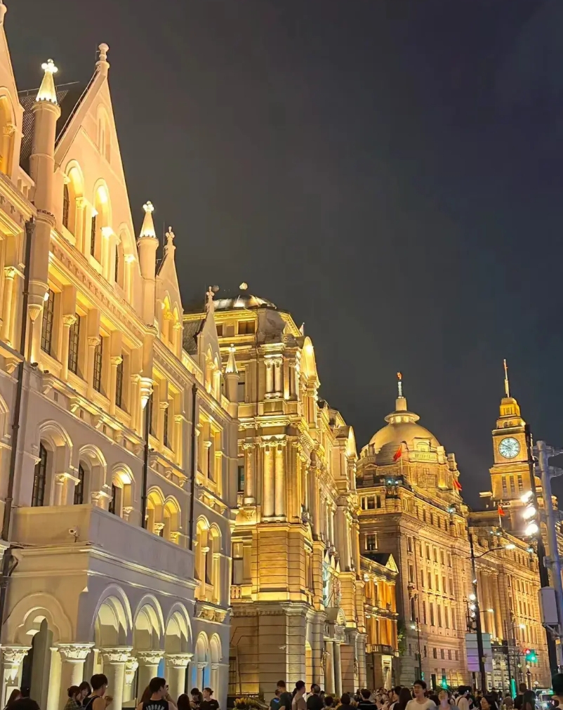 相比北京，为什么韩国游客更偏爱上海？看看这3点就知道了！
1.吃：外国人来上海肯