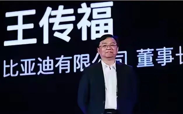 一连三年，比亚迪惹恼了一大批用户：
第一次，秦的价格降到了7.98万，三年来都让