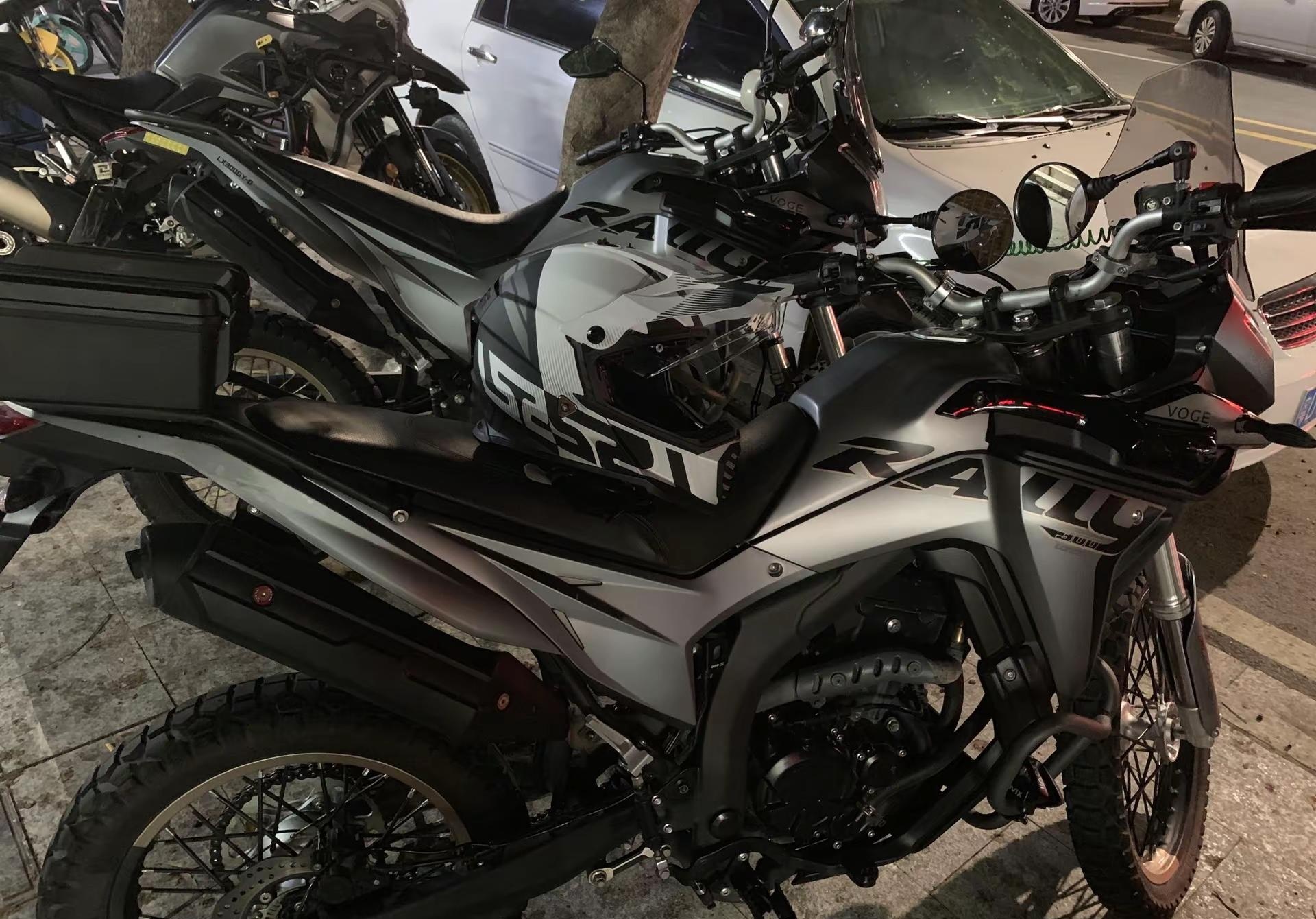 想骑越野的心在躁动，小踏板哪也去不了，老三你快回来哇
