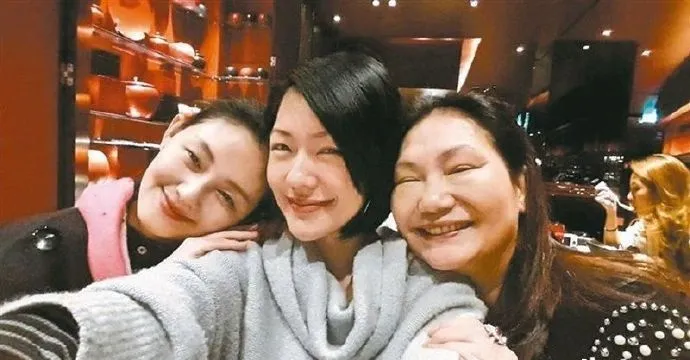 S妈深夜疾呼，誓为女儿讨回公道！

2月13日凌晨，S妈在愤怒中发文，字字铿锵：