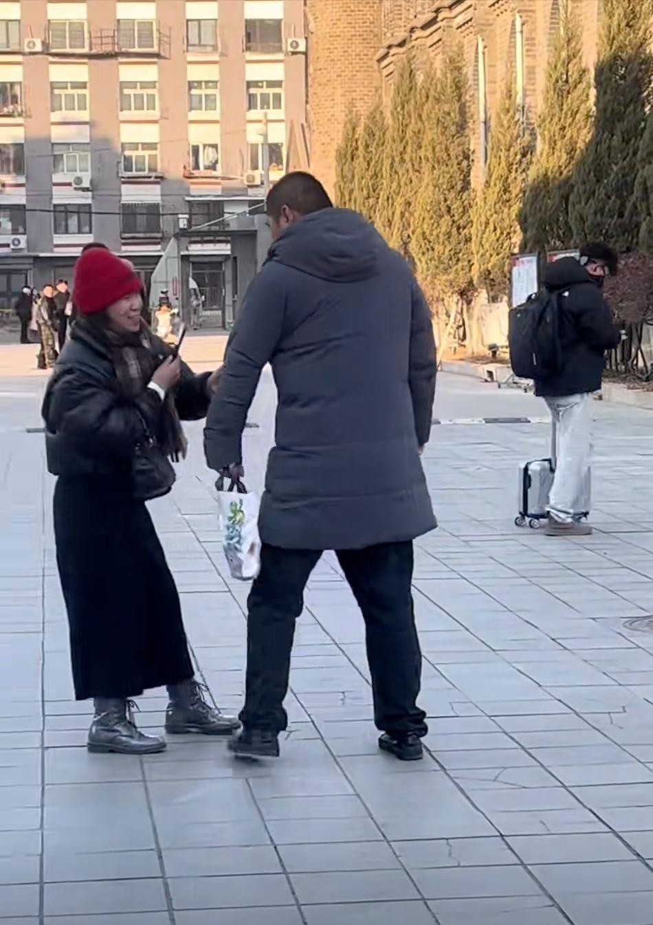 因拍照挨打两小时，爱情不该承受这般“暴力之痛”