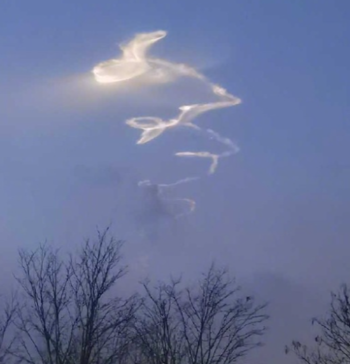 华北夜空出现一个奇观后，五角大楼崩溃了：美国爱好和平，不会和中方军备竞赛！