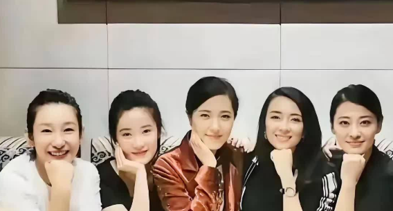 当年五朵金花的称呼，一个个美如天仙一样。几十年过去她们都有各自脍炙人口的作品。现