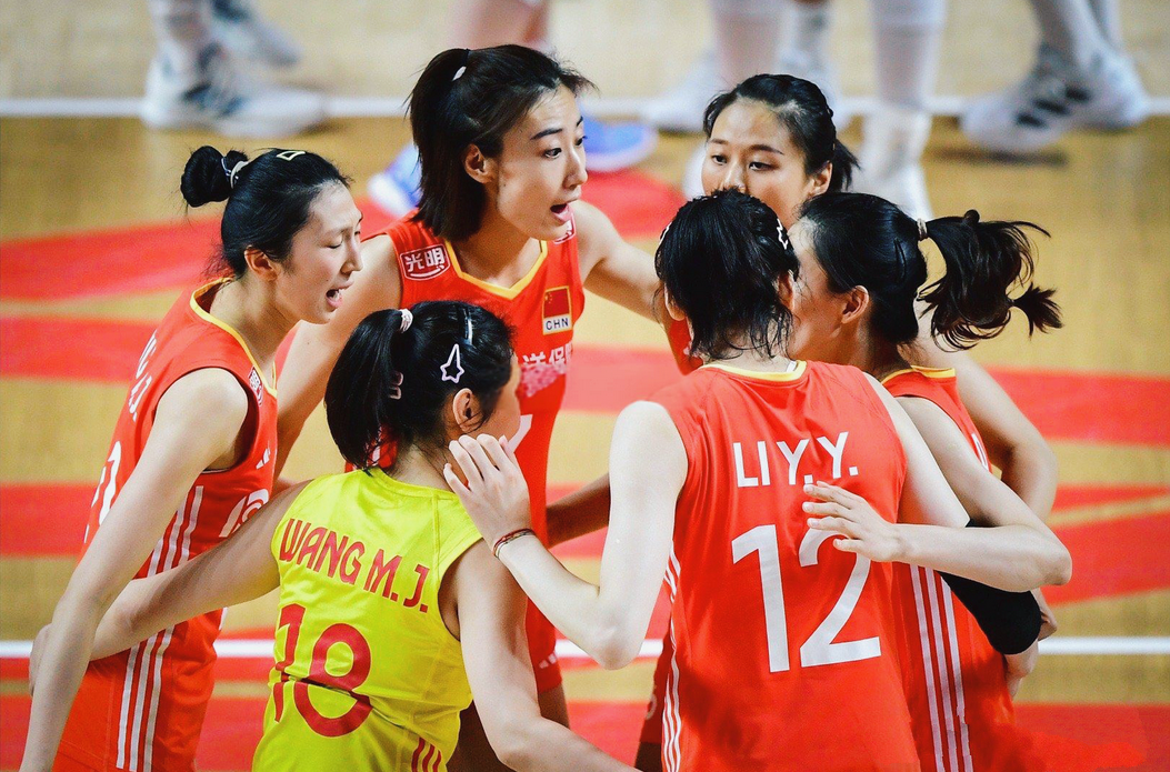 法国媒体对巴黎奥运会女排名次进行了预测：

第一：意大利女排

第二：塞尔维亚女