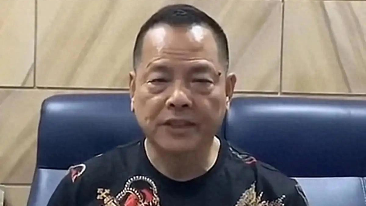 崩牙驹老了，元旦在澳门请石家庄90后网红吃饭，饭菜简单以茶代酒