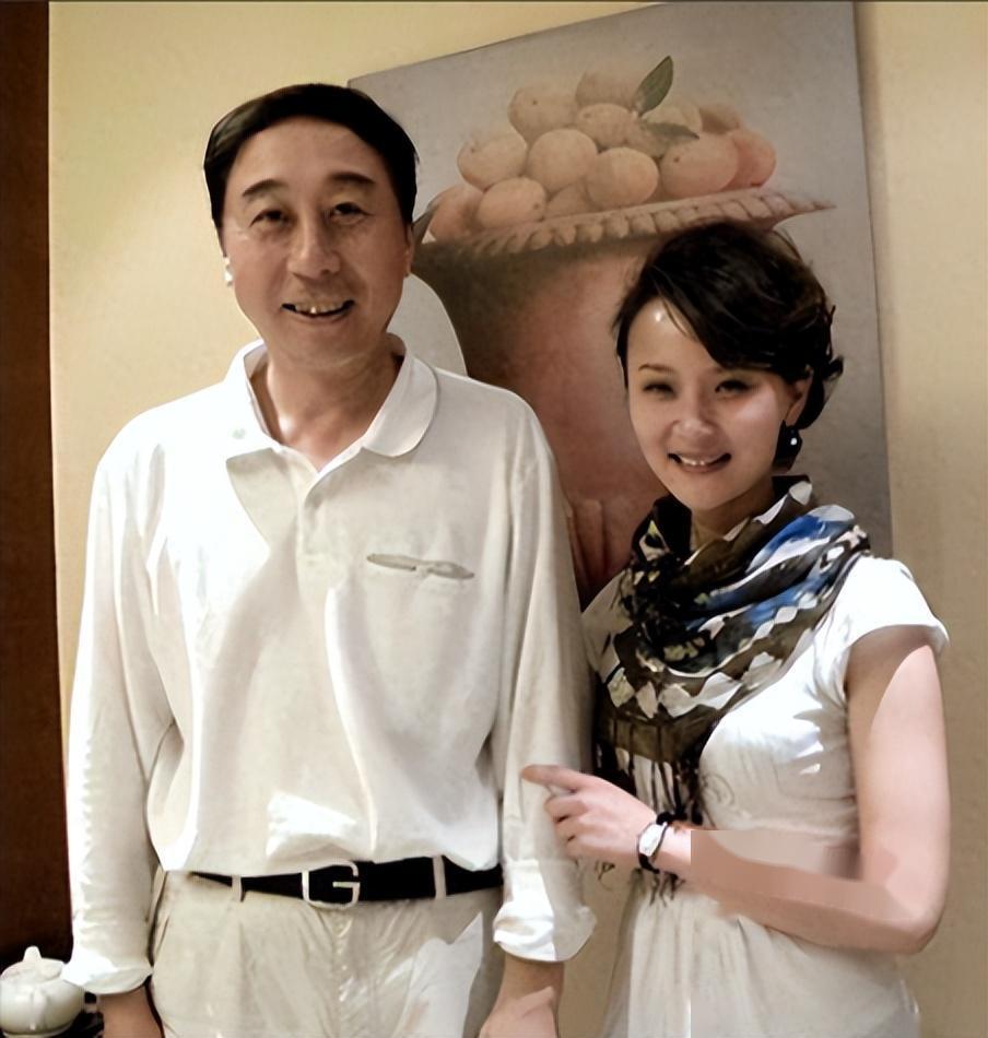 冯巩的妻子：背后默默支持的女人