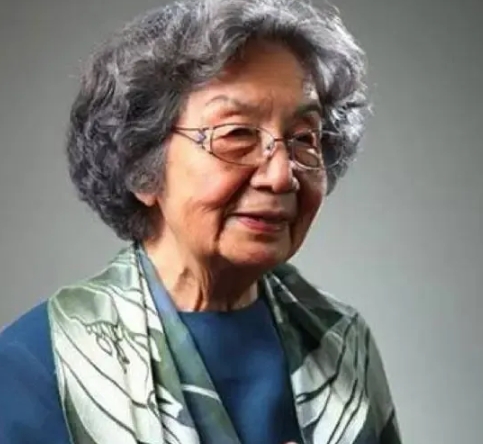 古典诗词大家、著名教育家叶嘉莹逝世，享年100岁，一生播撒诗韵，育桃李无数，延续