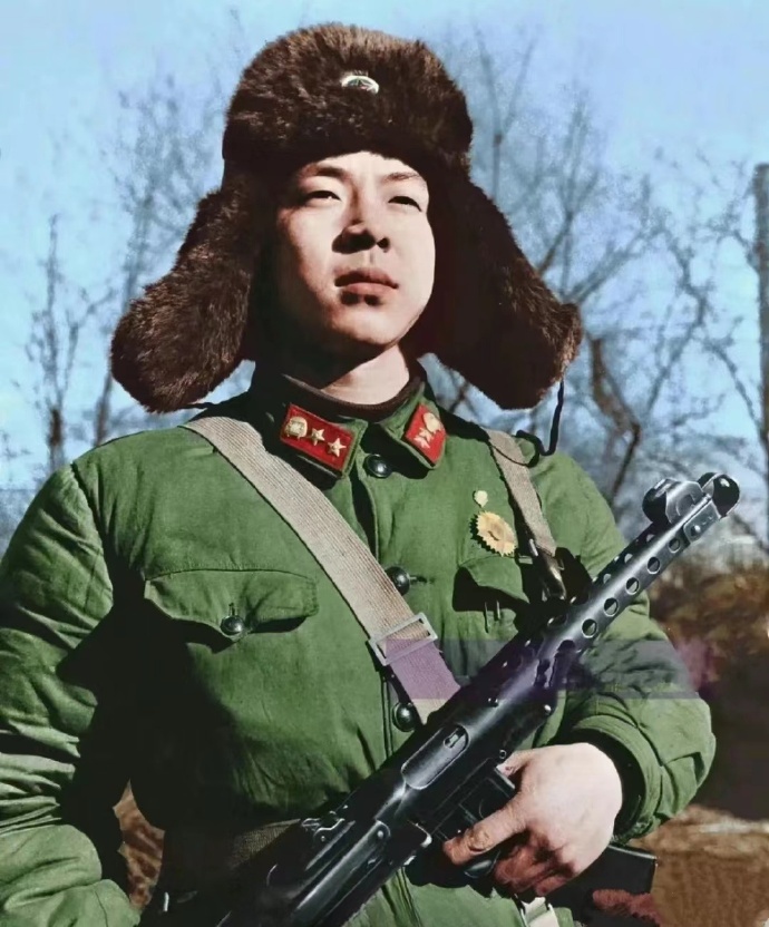 雷锋（1940—1962），湖南望城人，中国共产党党员