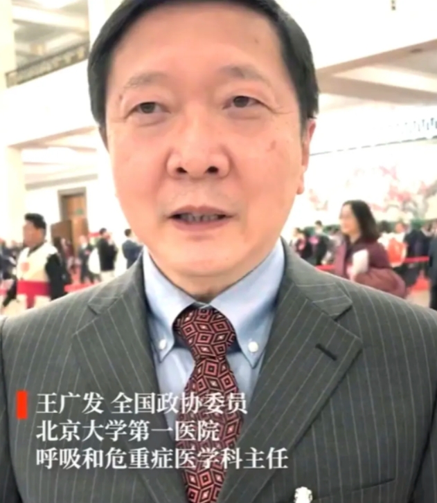 个人觉得对于中国来说，实行全民免费医疗需要谨慎考虑和充分准备。可以考虑为特定的群