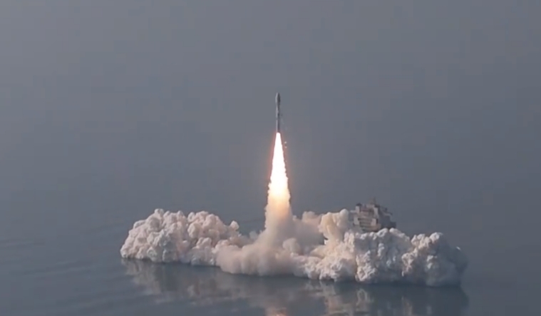 一道闪亮弧线划过黄海，NASA大厅瞬间安静了：中方不按常理出牌！

1月13日，