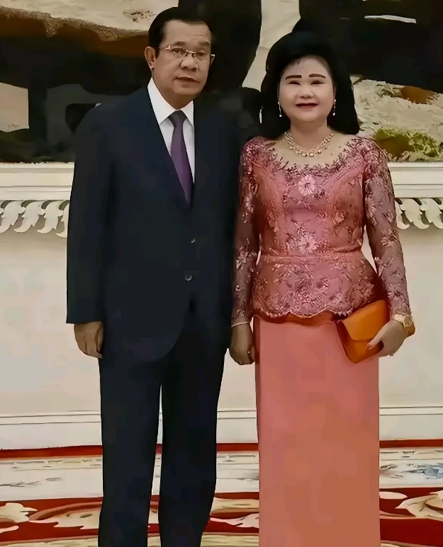 柬埔寨的一系列操作终于暴露了目的！！！
柬埔寨此前与鹰酱进行军舰往来访问，目的是