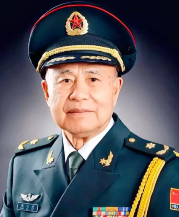钱七虎说：“我们不打第一枪，意味着要承受敌人的第一枪，现在，我们能防得住敌人的任