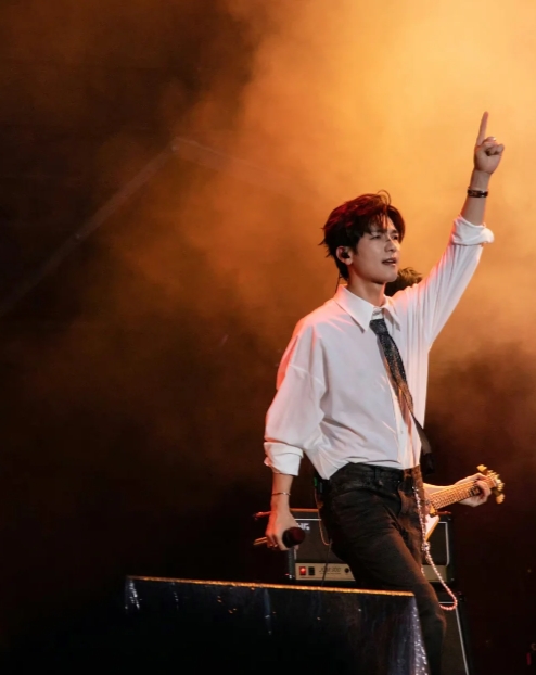 陈楚生：轻舟已过万重山