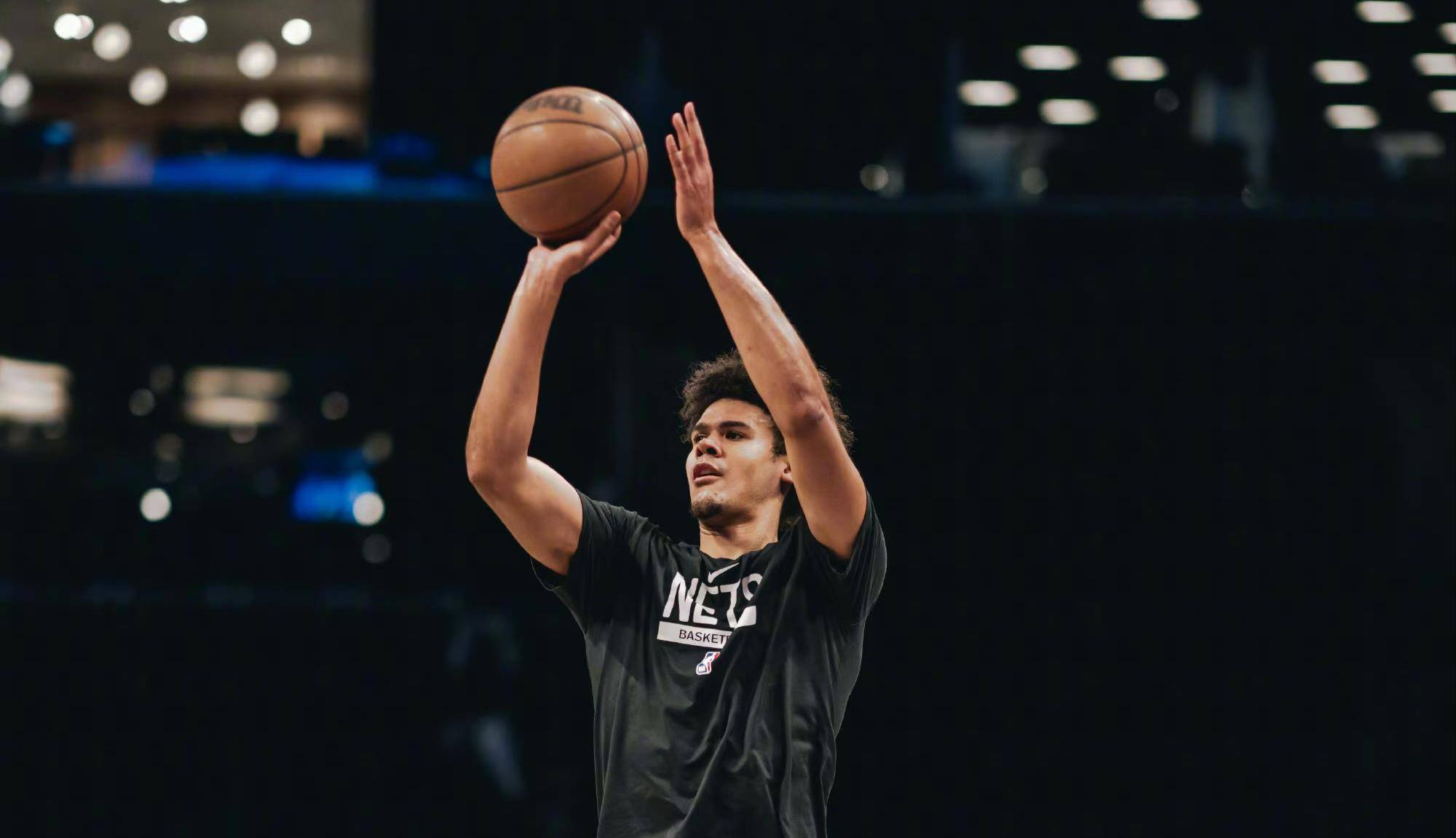 北京时间9月9日，NBA快船队传来了两个令人震惊的消息：
1. 快船队的记者Mi