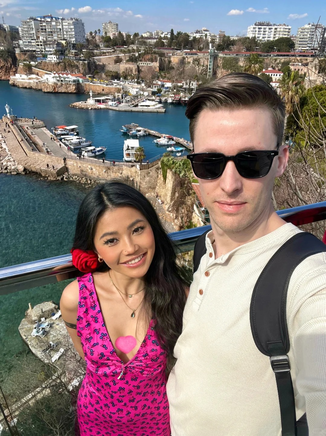 美国男生太猛了，当着我男朋友的面搭讪我😂
來土耳其🇹🇷安塔利亚旅行啦~
今