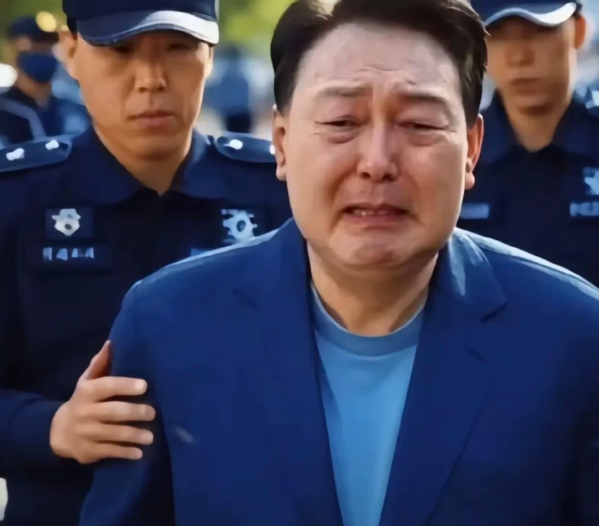 尹锡悦走进首尔看守所，今晚最高兴的是朴槿惠！

尹锡悦今天被捕，让人不由得想起了