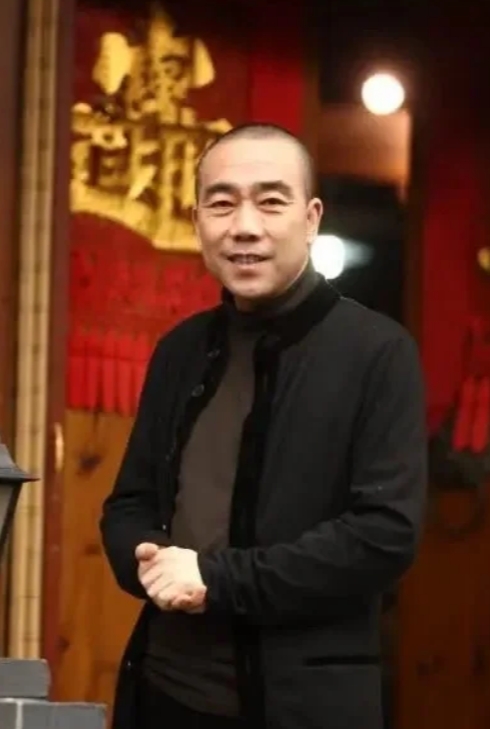 侯耀文与杨议：深夜相声情，师徒传承佳话