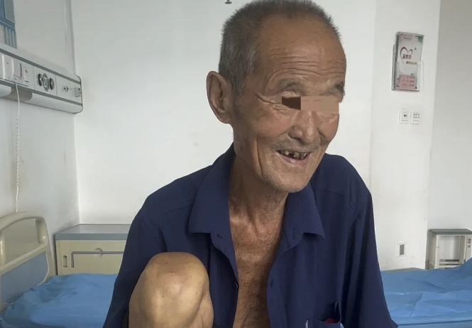 我老爷爷73岁的时候人没气了，衣服都穿好了，突然坐起来了，就给我爷爷说，阎王爷念