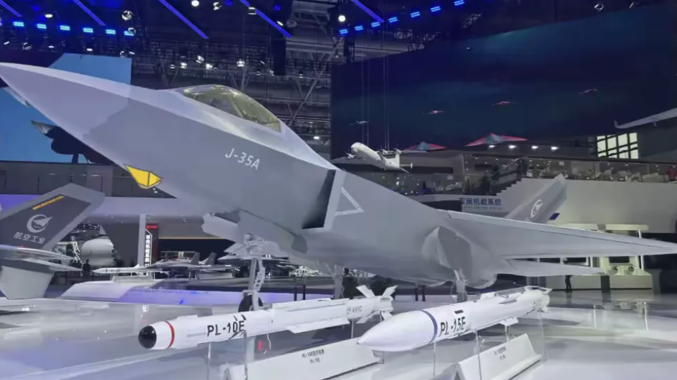 印度刚骂完歼-35抄袭，就问我们卖不卖？吃不到的酸葡萄就是惦记！



1. 歼