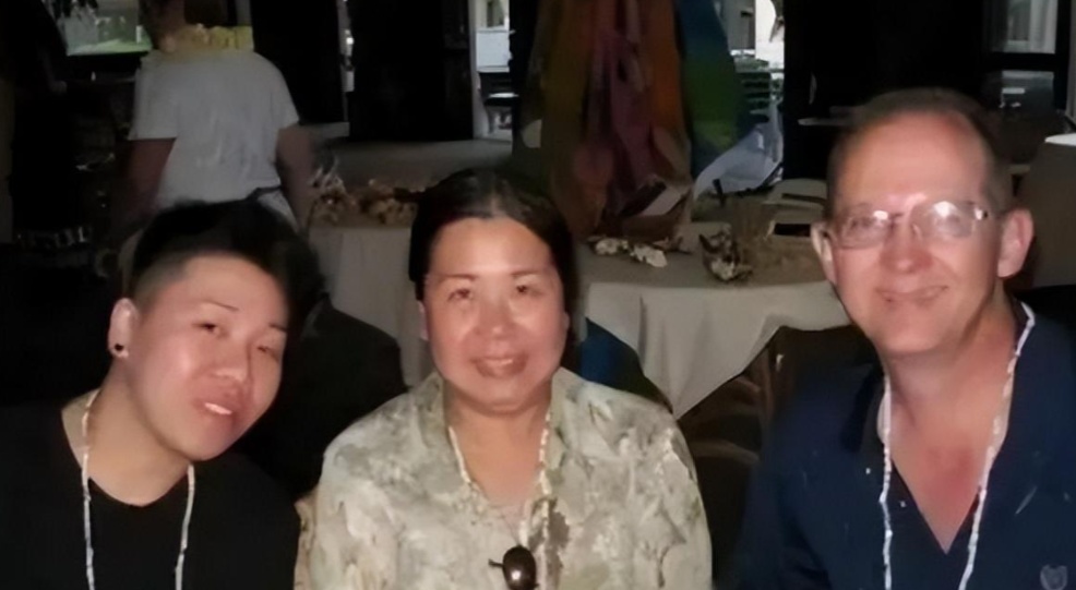 “我是美国人，我不帮助美国，难道还帮助中国不成？”谁能想到这位和蔼可亲的“中国阿