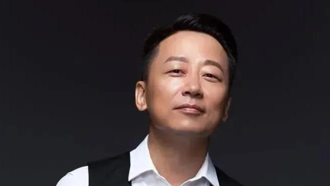 张克寒胡明机场偶遇李春媛，顺口喊了一声蒋美珍，李春媛回复搞笑