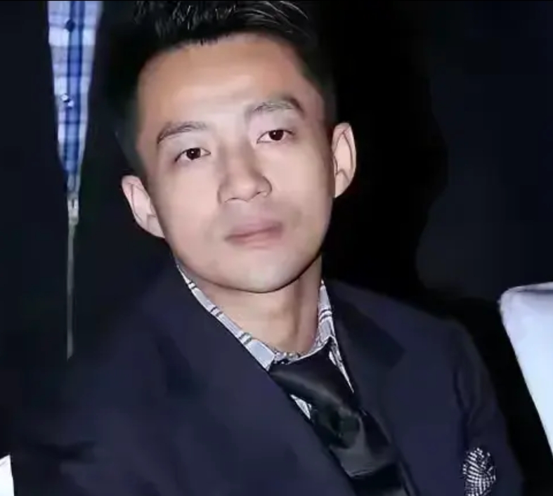 小菲在挑战大S的底线吗？唯一大胆敢做的事情就是。把现在大S住的房子断供了，这样做