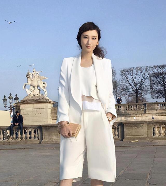 吴佩慈：豪门梦想的破碎与重生的凤凰