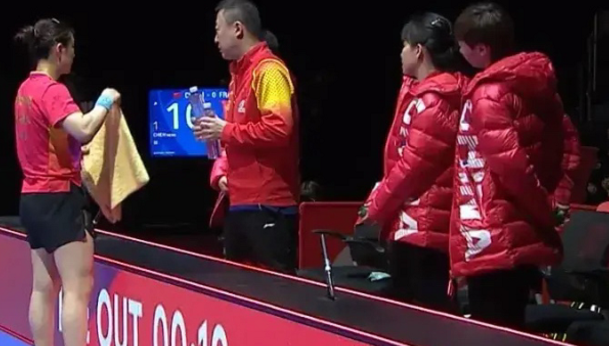 
衣服太抢眼！马琳穿孙颖莎羽绒服，林高远林诗栋同穿一件
本届釜山团体世乒赛，国乒