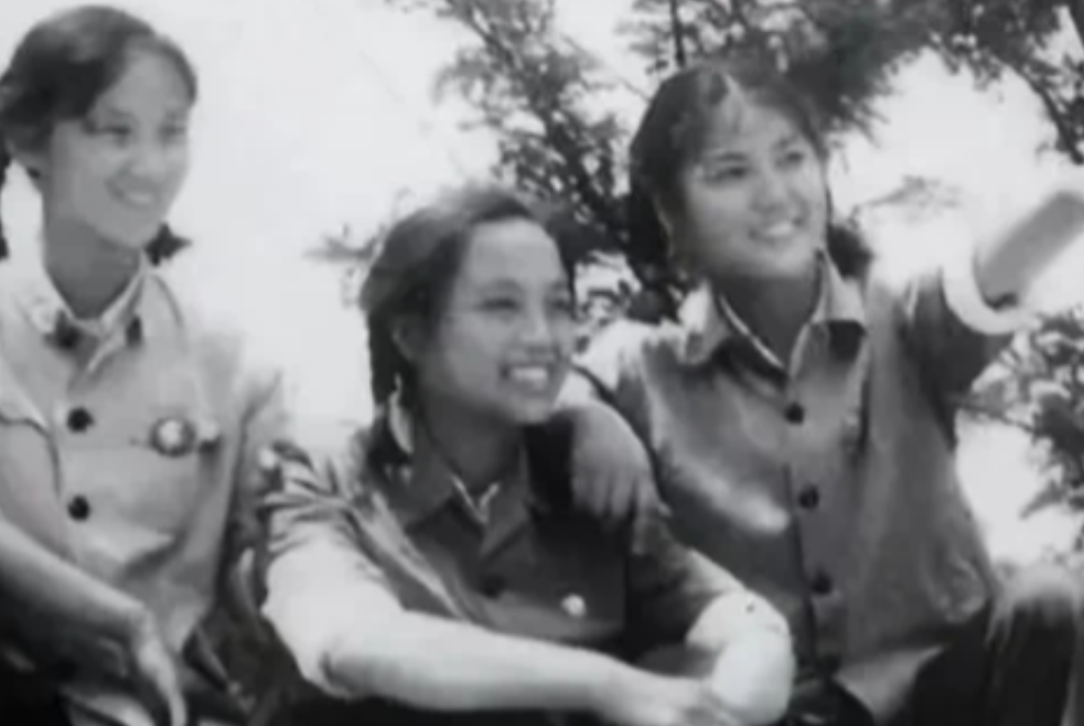 1971年，大队副主任一眼瞅见孤零零躺在床上的马燕，又瞅瞅知青点没有其他人，便想