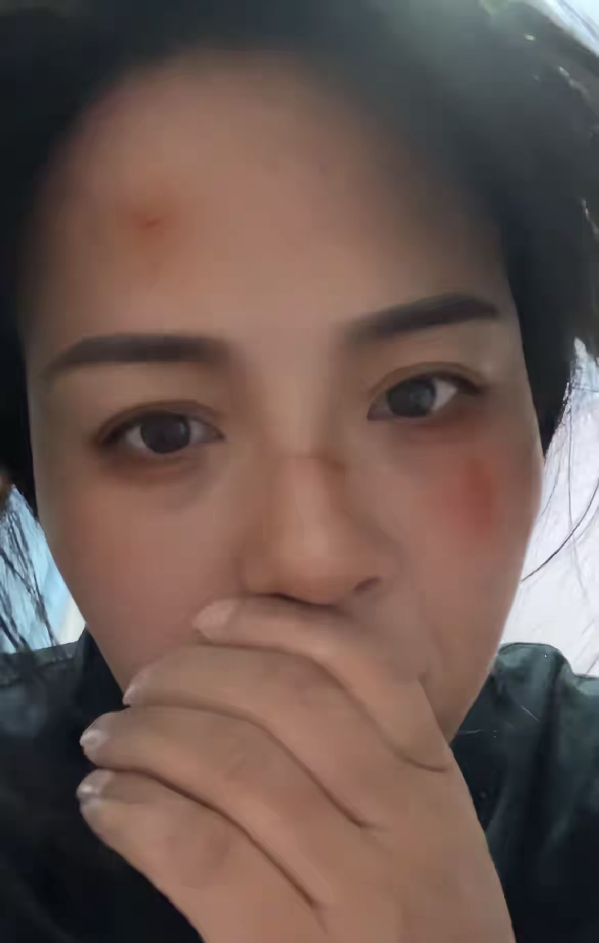 老公每个月发8600，除了他自己留了600元的烟酒钱，其余8000元都交给了我支