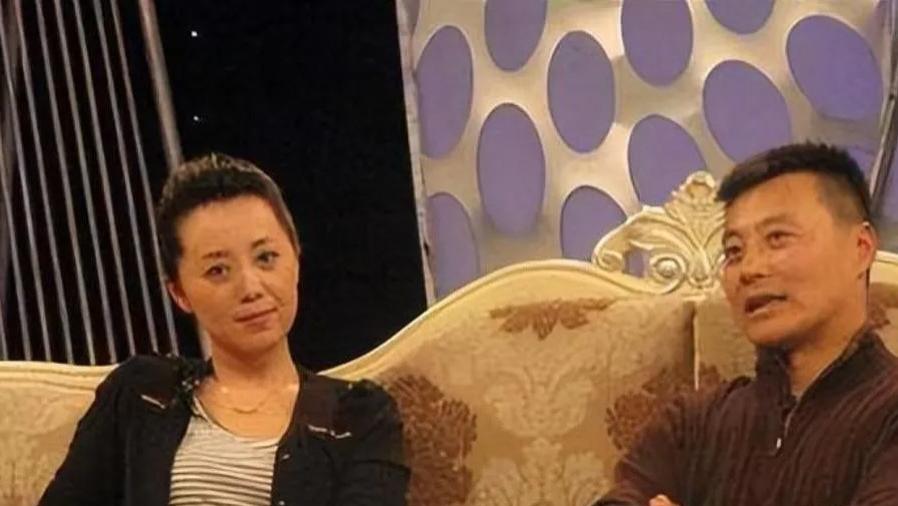 知名演员任程伟：花9块钱把班花女友绑地下室7年，大红大紫后他换房不换妻