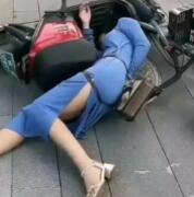 你们是先救车还是先救人？