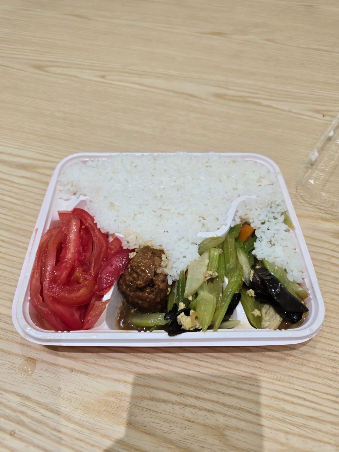 极氪汽车是要倒闭了吗？
极氪汽车是要倒闭了吗中午给客户提供这么寒酸的饭，咖啡豆没