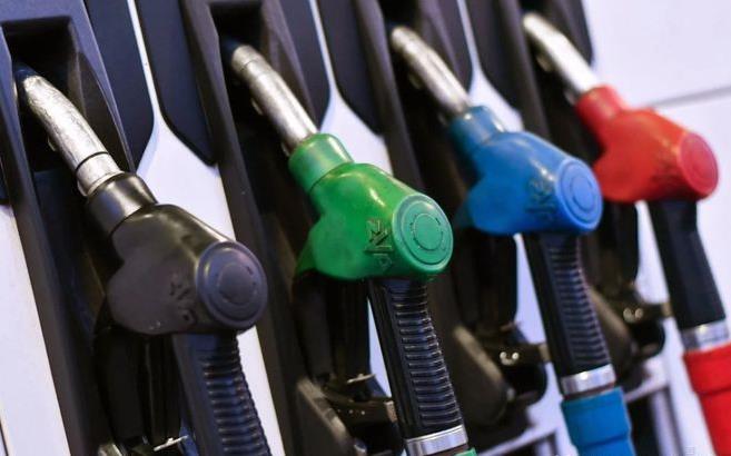 俄罗斯汽油价格飞涨，出口禁令将延长：乌克兰终于确信轰炸有效

俄罗斯联邦反垄断局