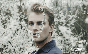 我托大师给我找了九分缘，竟然是我的邻家哥哥。哥哥回来了，一个叫x的人囚禁了我，说他认识哥哥。