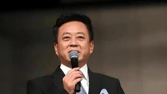 赢了官司，却输了事业，60岁“被迫隐退”的朱军，究竟做错了什么